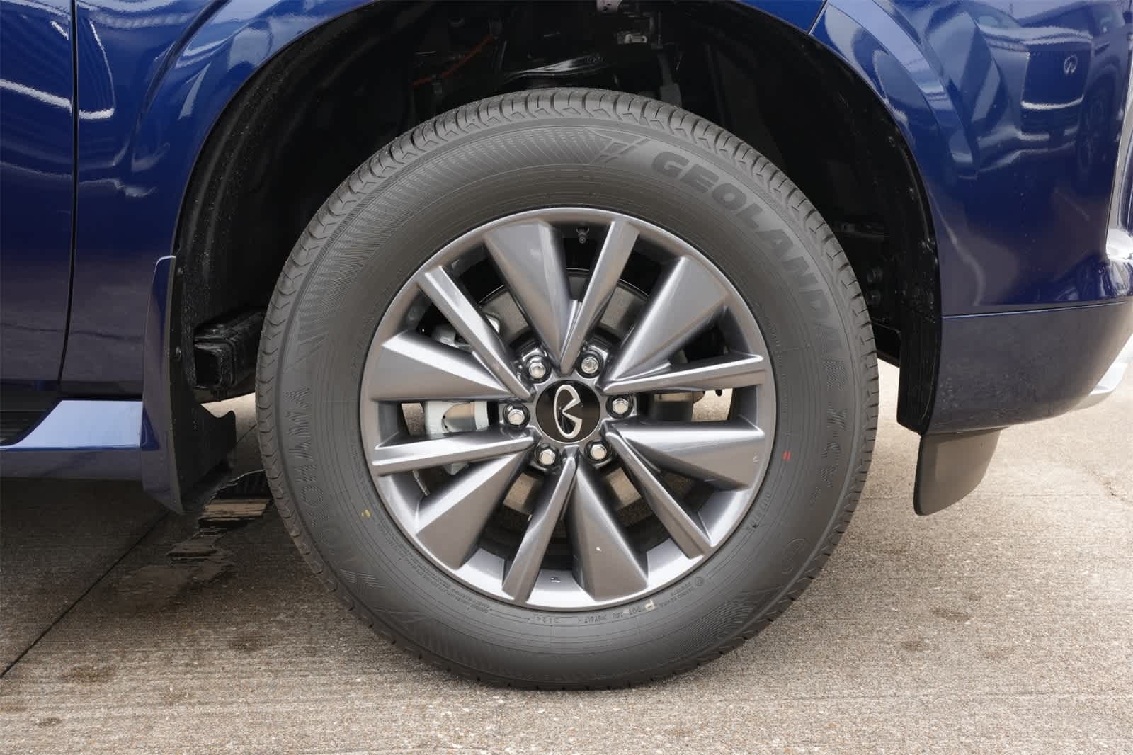 Thumbnail: 2025 INFINITI QX80 - 25