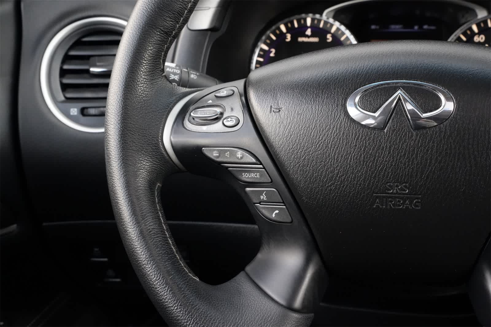 Thumbnail: 2016 INFINITI QX60 - 10