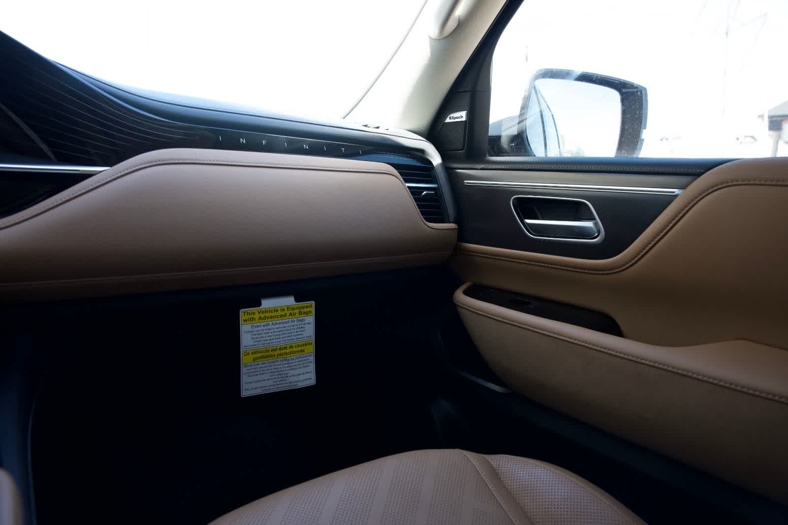 Thumbnail: 2026 INFINITI QX80 - 8