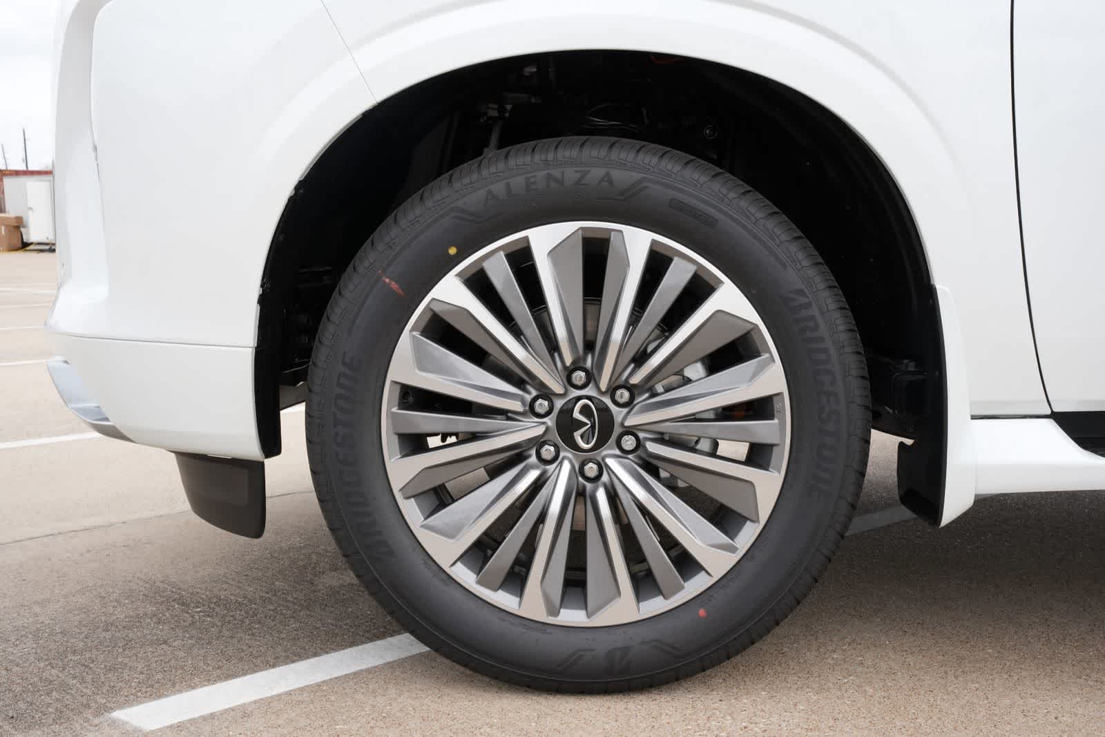 Thumbnail: 2026 INFINITI QX80 - 26