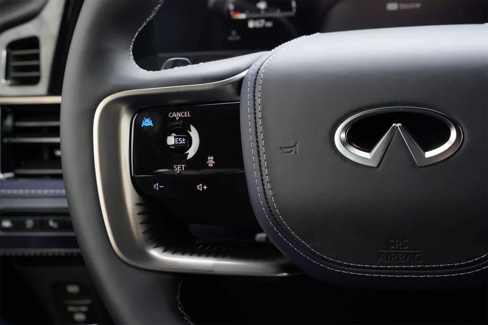 Thumbnail: 2026 INFINITI QX80 - 10