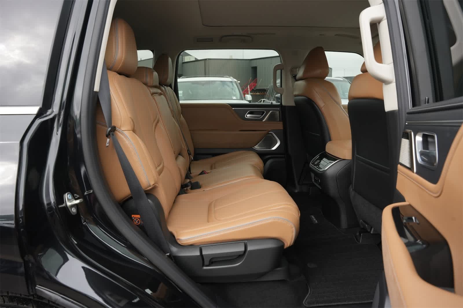 Thumbnail: 2025 INFINITI QX80 - 22