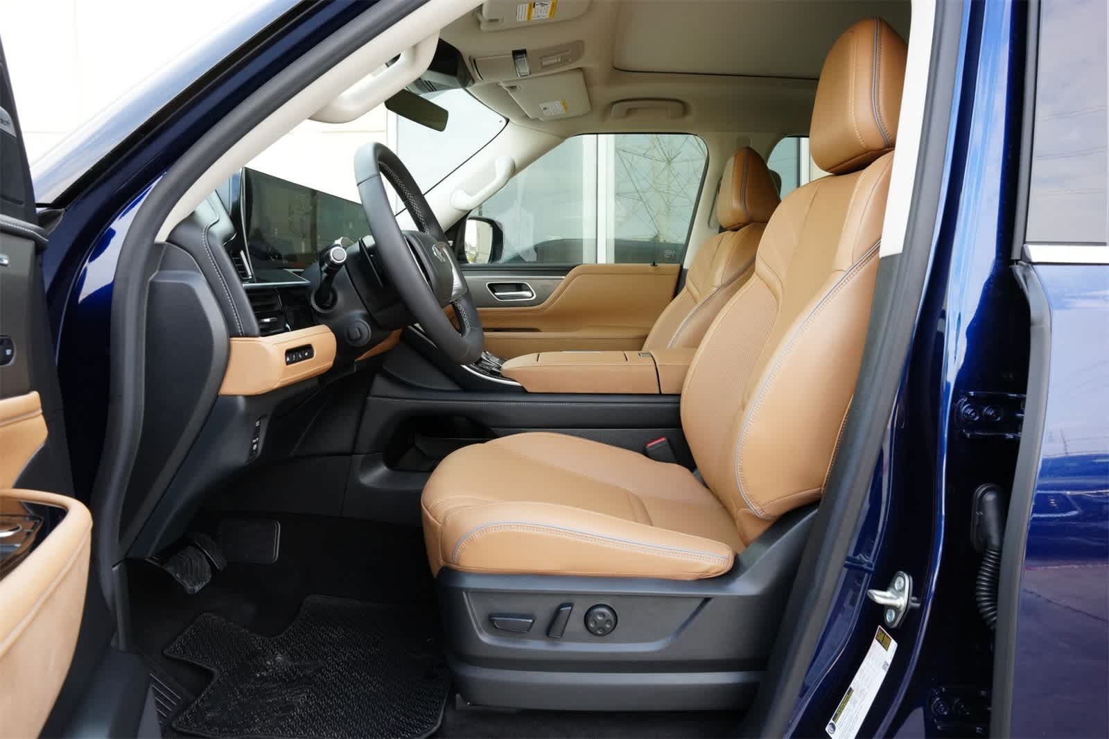 2025 INFINITI QX80 Luxe 17