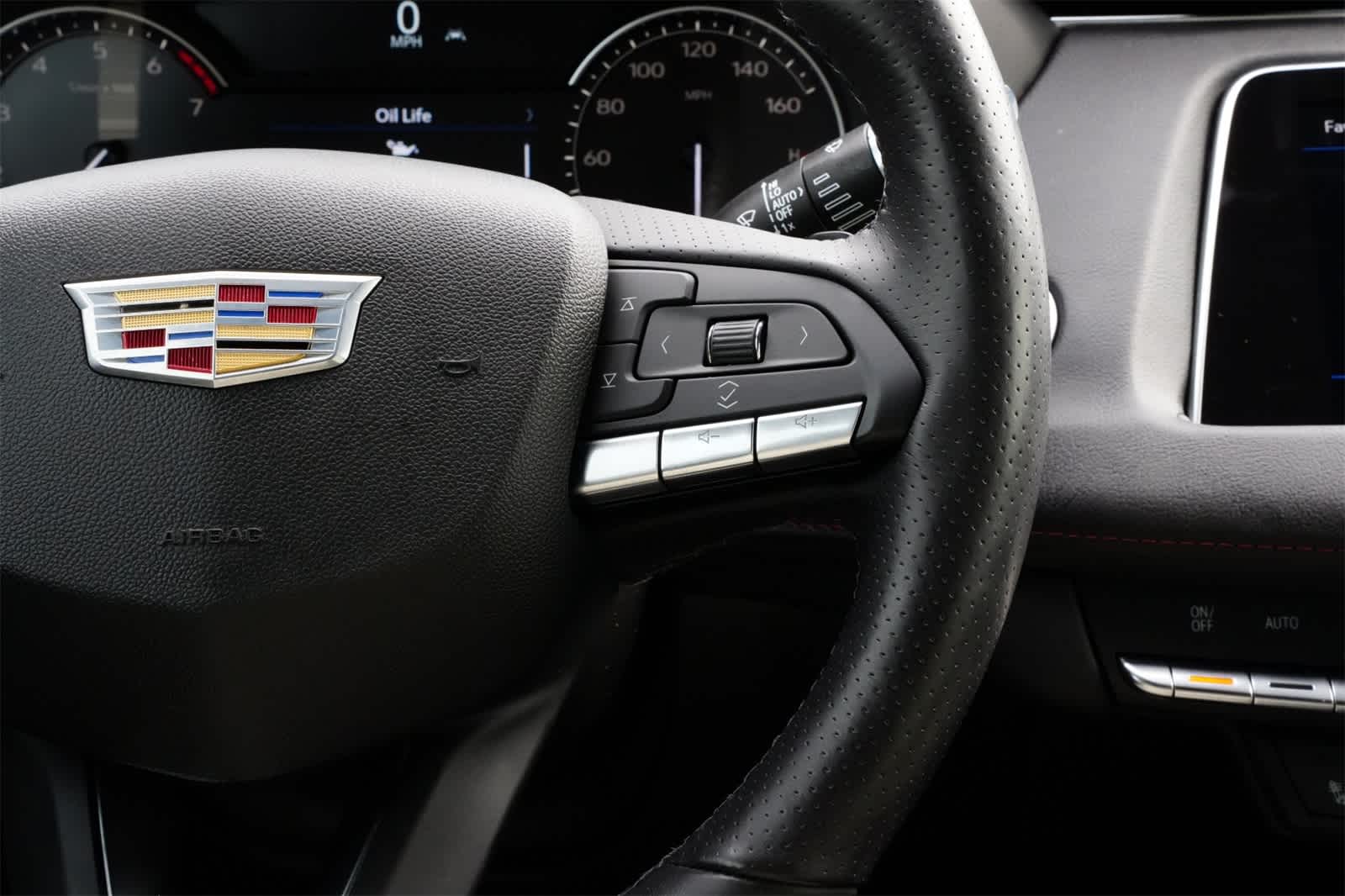 Thumbnail: 2022 Cadillac XT4 - 11