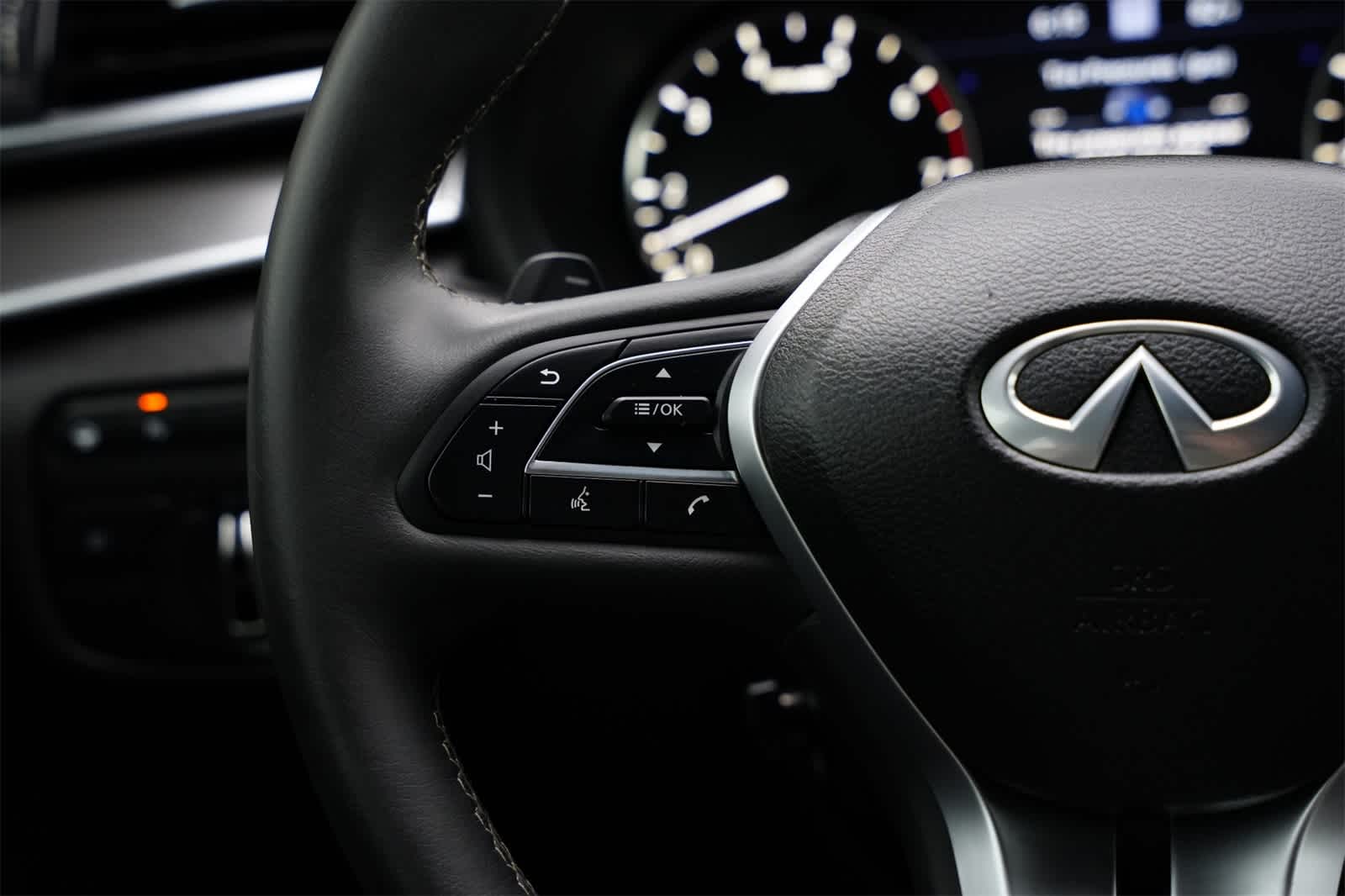 Thumbnail: 2023 INFINITI QX55 - 10