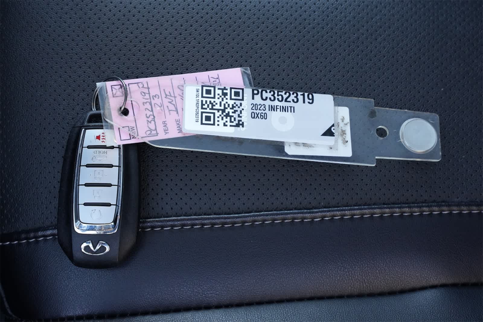 Thumbnail: 2023 INFINITI QX60 - 28