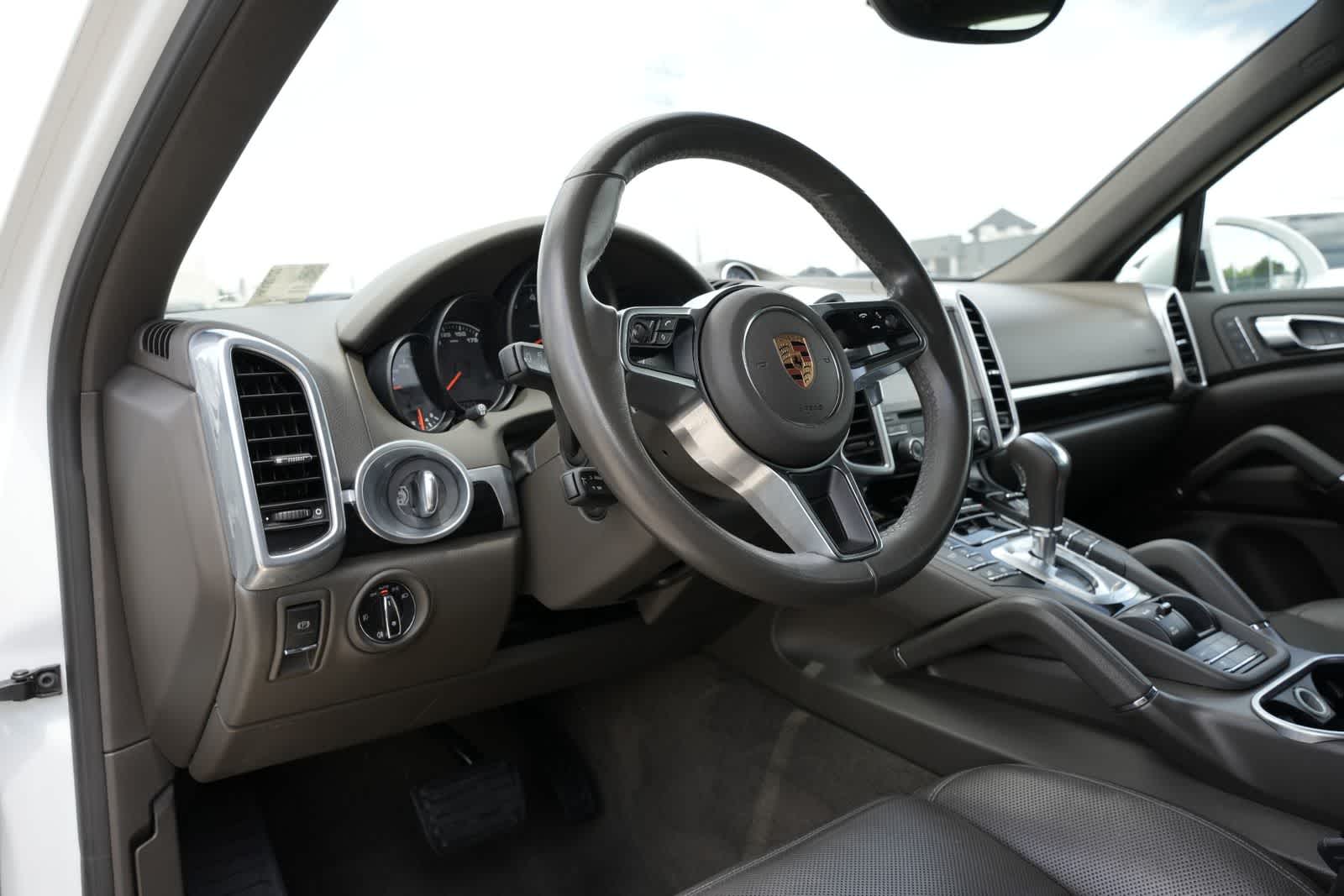 Thumbnail: 2017 Porsche Cayenne - 16