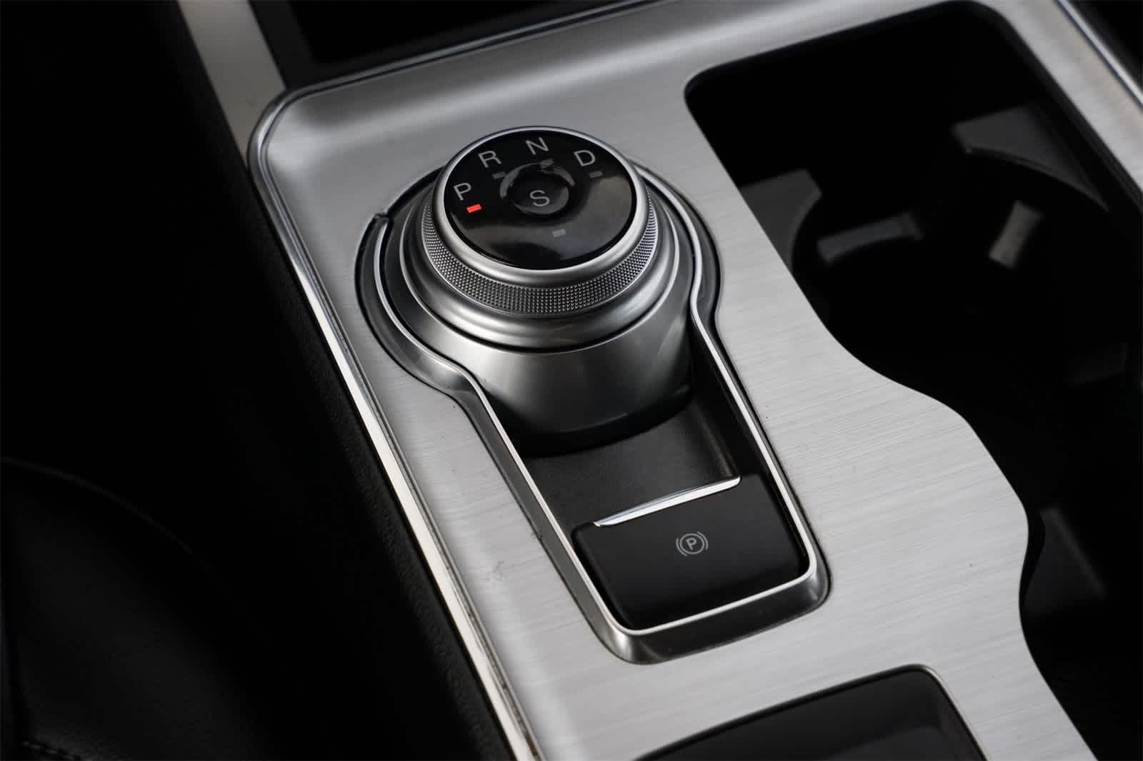 Thumbnail: 2022 Ford Edge - 15