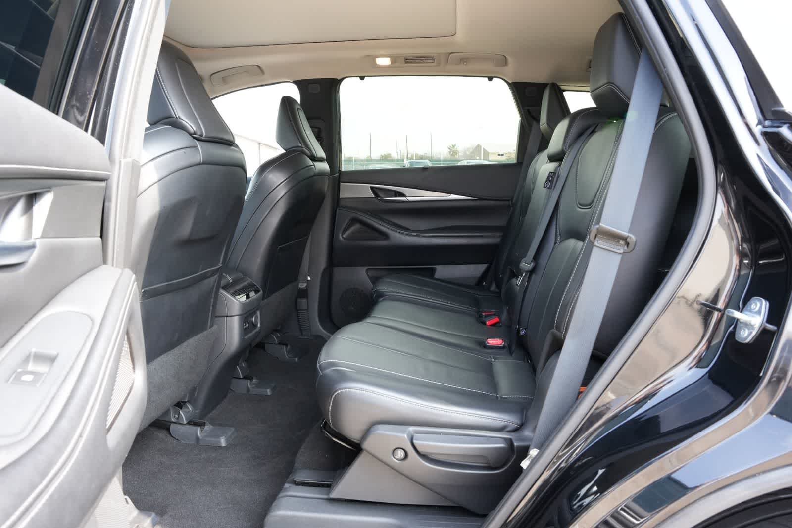 Thumbnail: 2023 INFINITI QX60 - 19