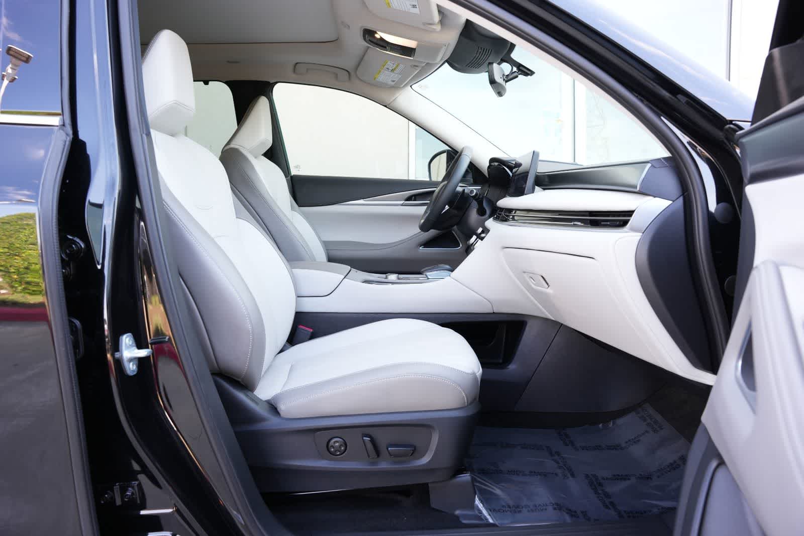 Thumbnail: 2026 INFINITI QX60 - 23