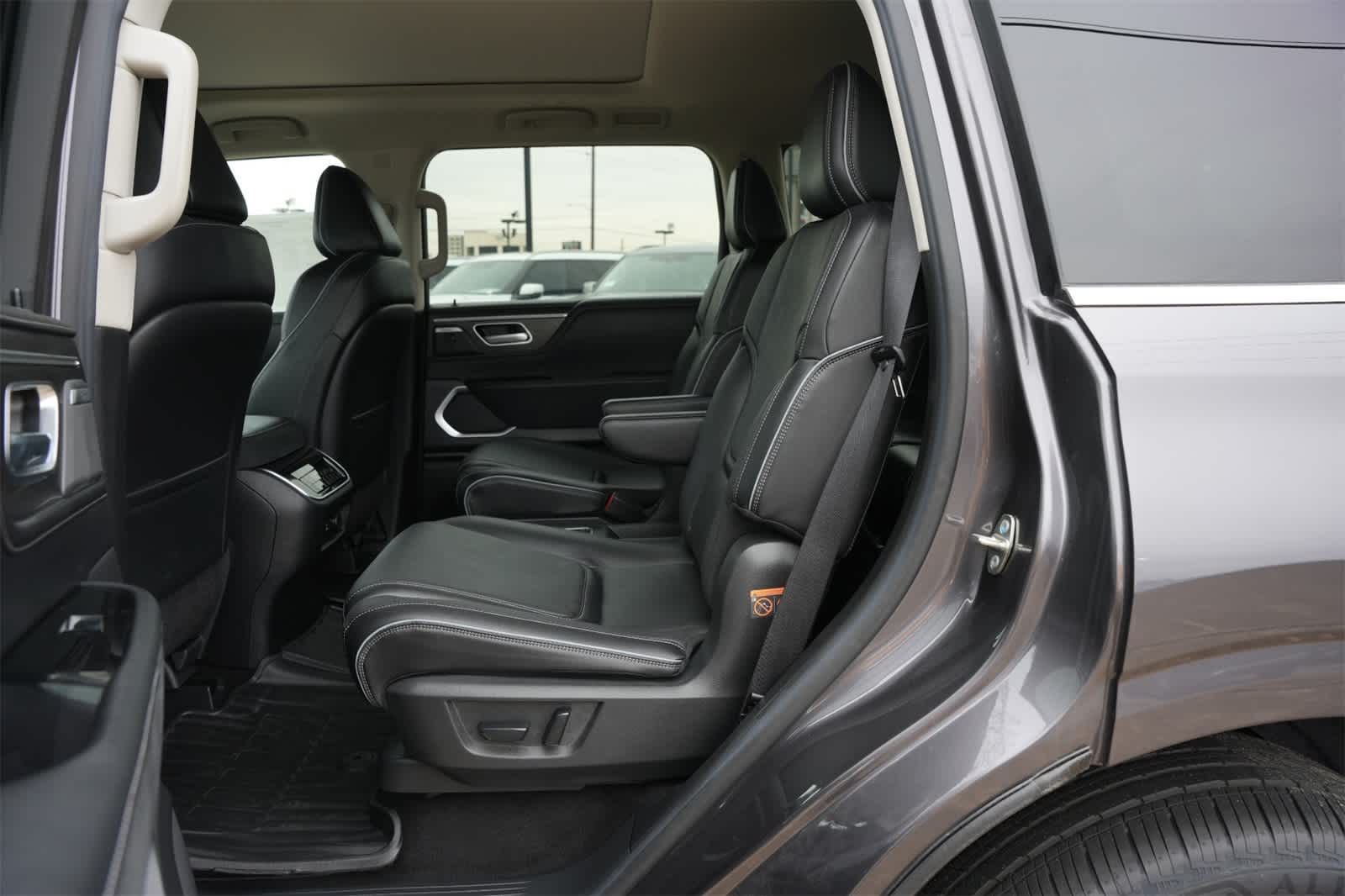 Thumbnail: 2025 INFINITI QX80 - 19