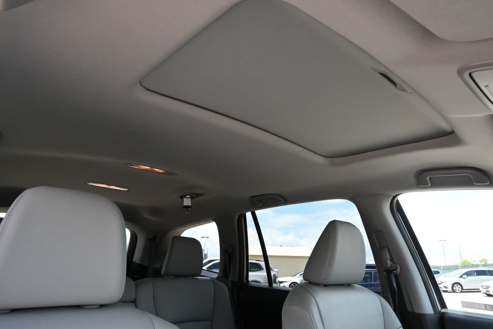 Thumbnail: 2018 Honda Pilot - 25