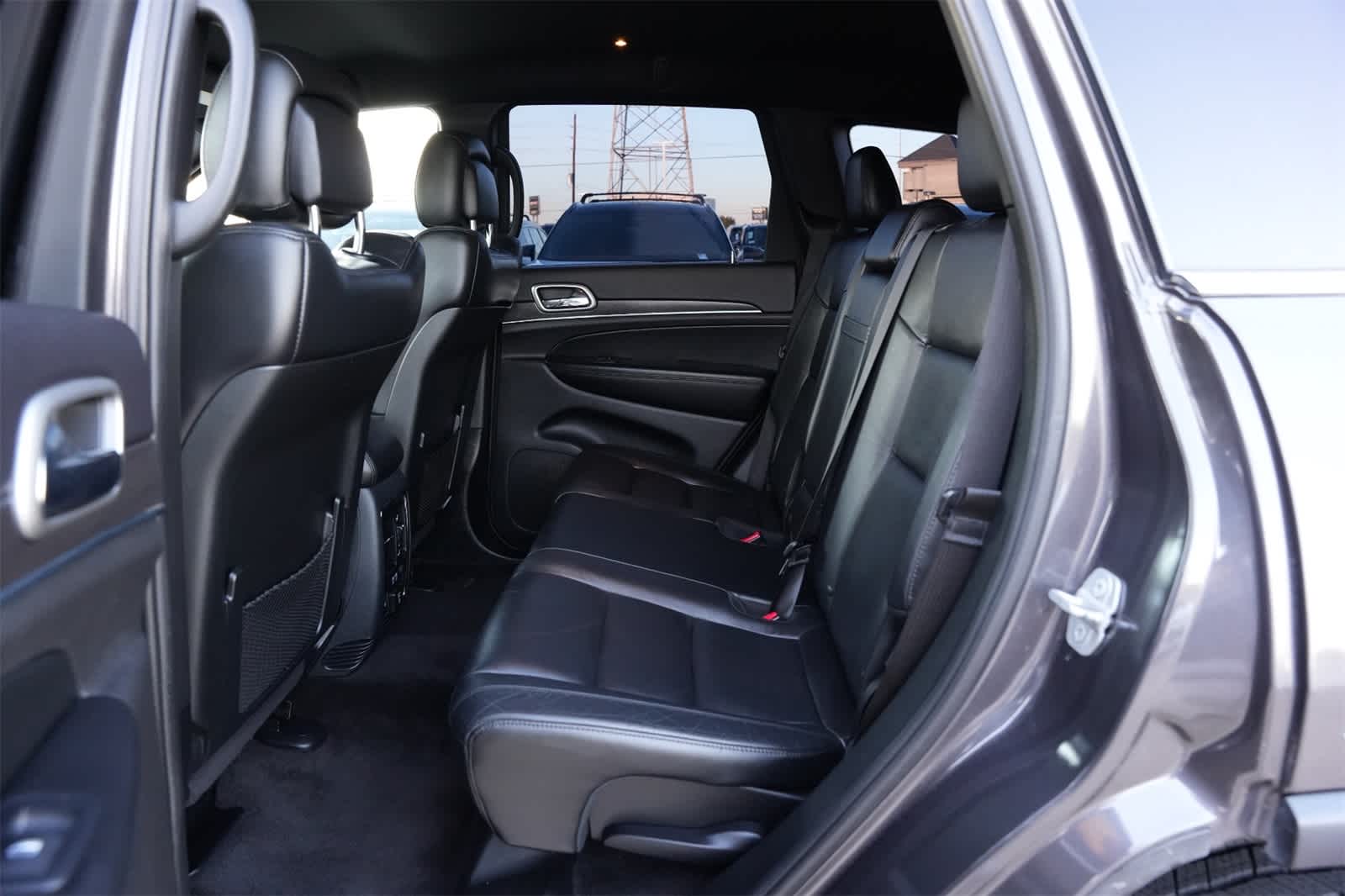 Thumbnail: 2018 Jeep Grand Cherokee - 19