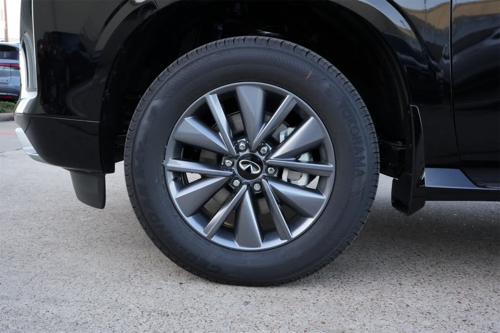 Thumbnail: 2026 INFINITI QX80 - 25