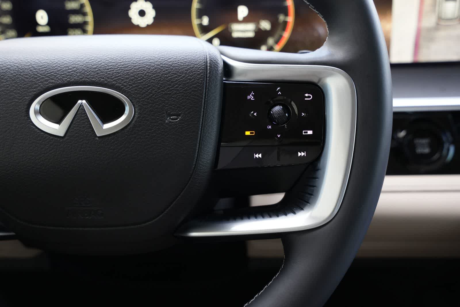 Thumbnail: 2026 INFINITI QX80 - 11