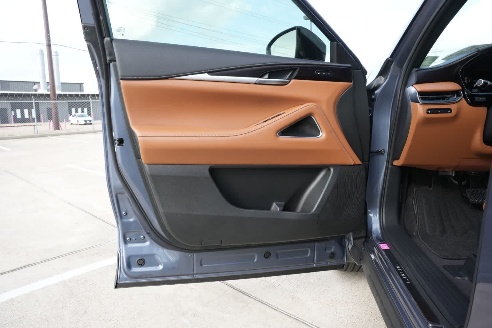 Thumbnail: 2026 INFINITI QX60 - 18