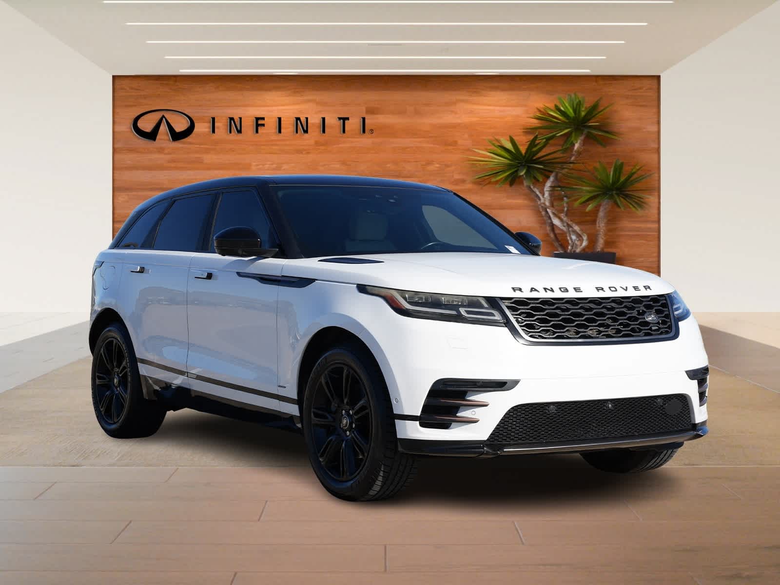 Thumbnail: 2018 Land Rover Range Rover Velar - 3