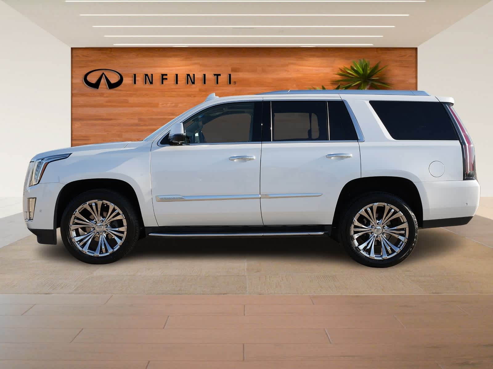 Thumbnail: 2019 Cadillac Escalade - 4