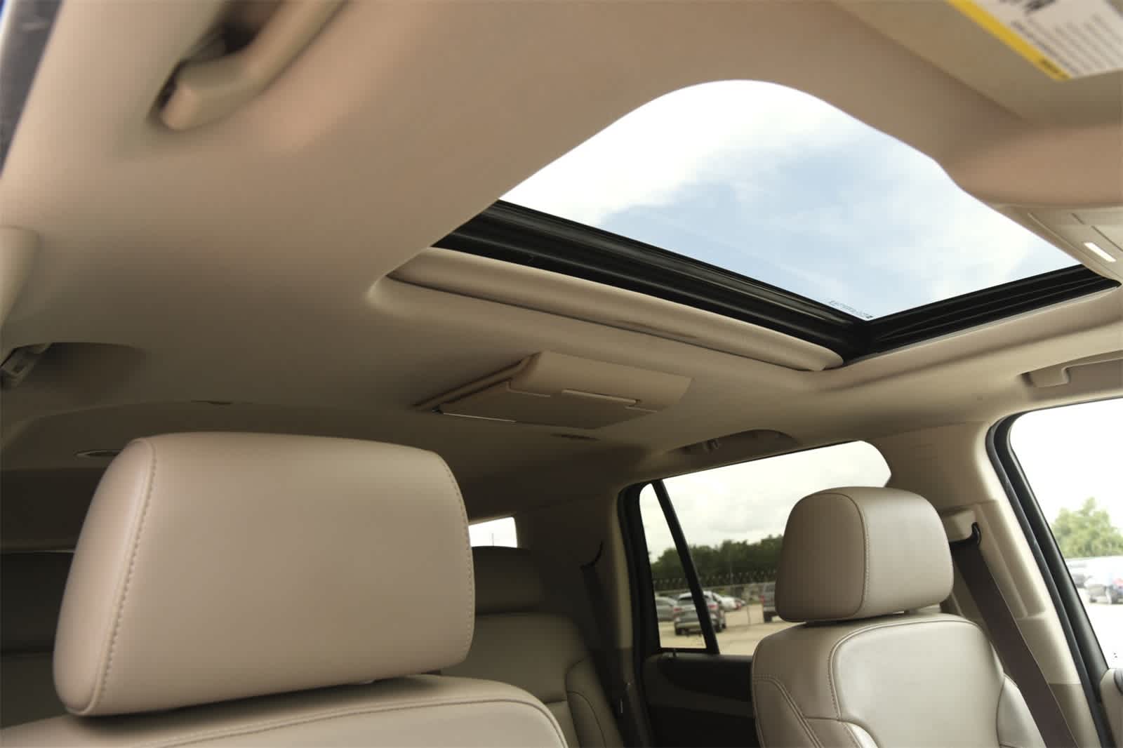 Thumbnail: 2019 Chevrolet Tahoe - 24