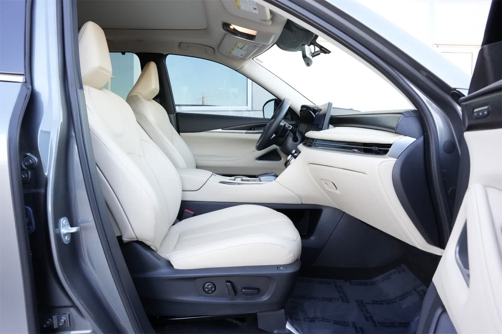 Thumbnail: 2025 INFINITI QX60 - 23