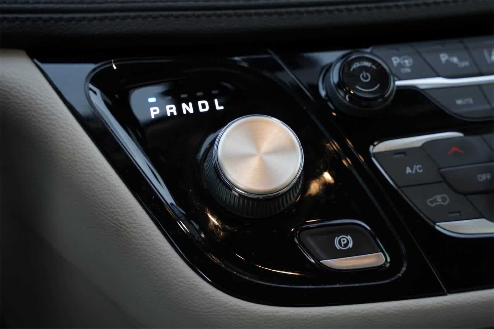 Thumbnail: 2020 Chrysler Pacifica - 14