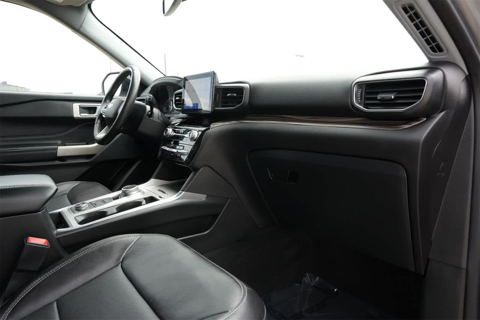 Thumbnail: 2022 Ford Explorer - 23