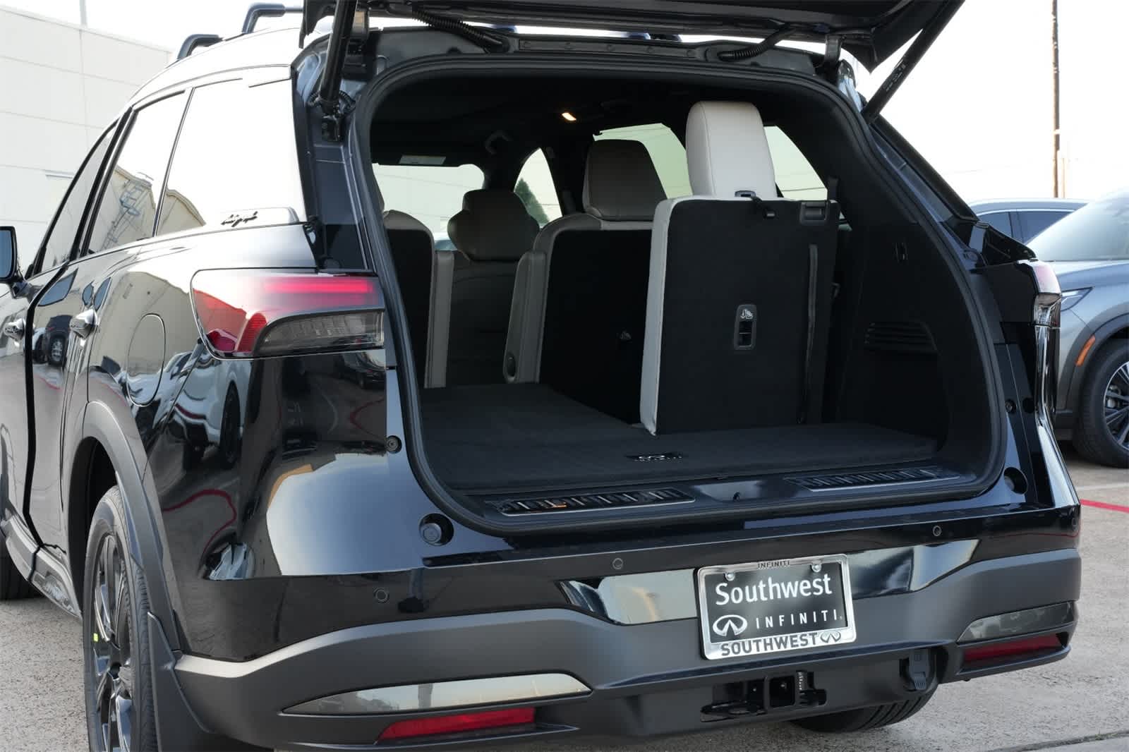 Thumbnail: 2026 INFINITI QX60 - 21