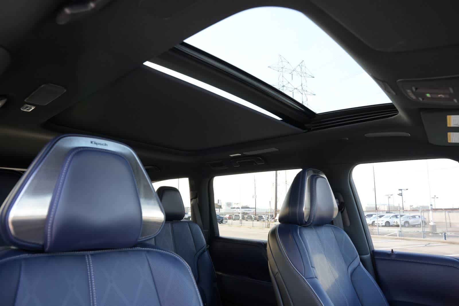 Thumbnail: 2026 INFINITI QX80 - 21