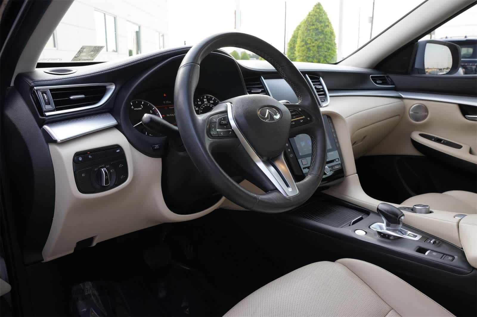 Thumbnail: 2019 INFINITI QX50 - 16