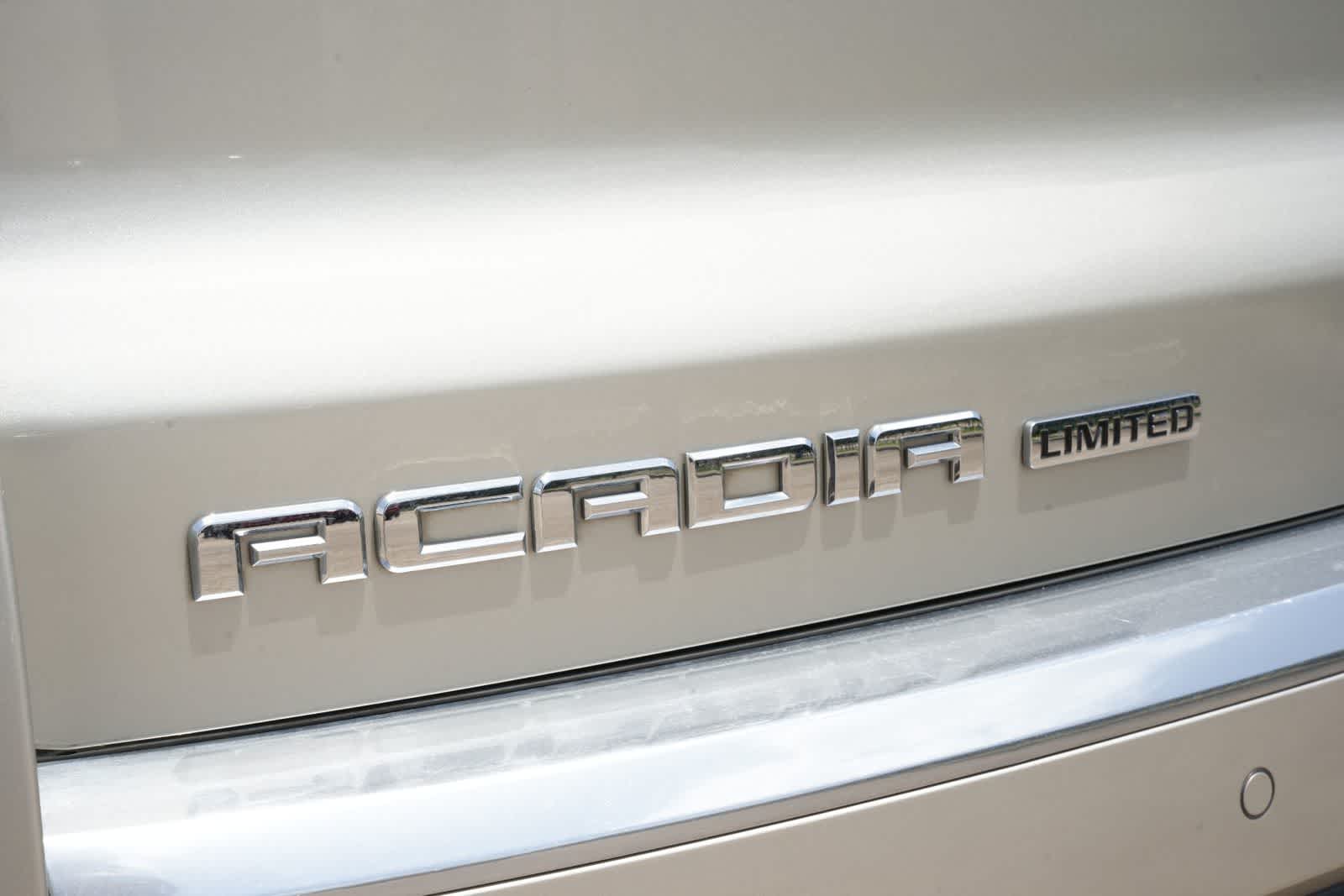 Thumbnail: 2017 GMC Acadia - 19