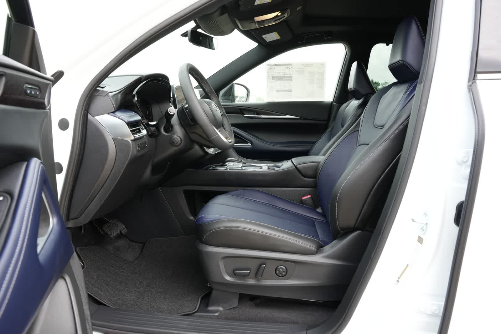 Thumbnail: 2026 INFINITI QX60 - 17