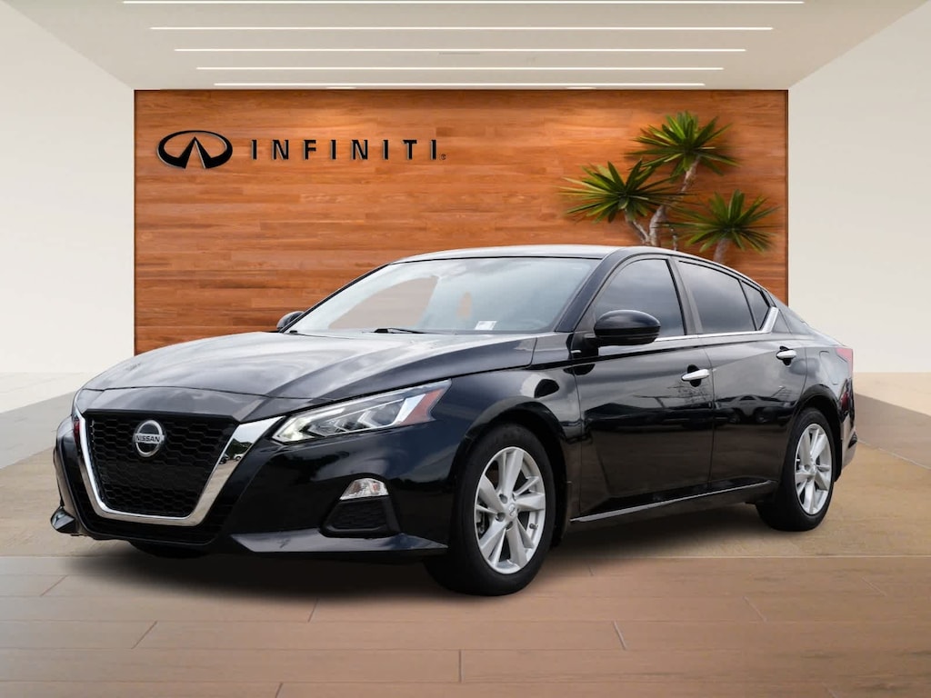 Used 2022 Nissan Altima 2.5 SV Sedan