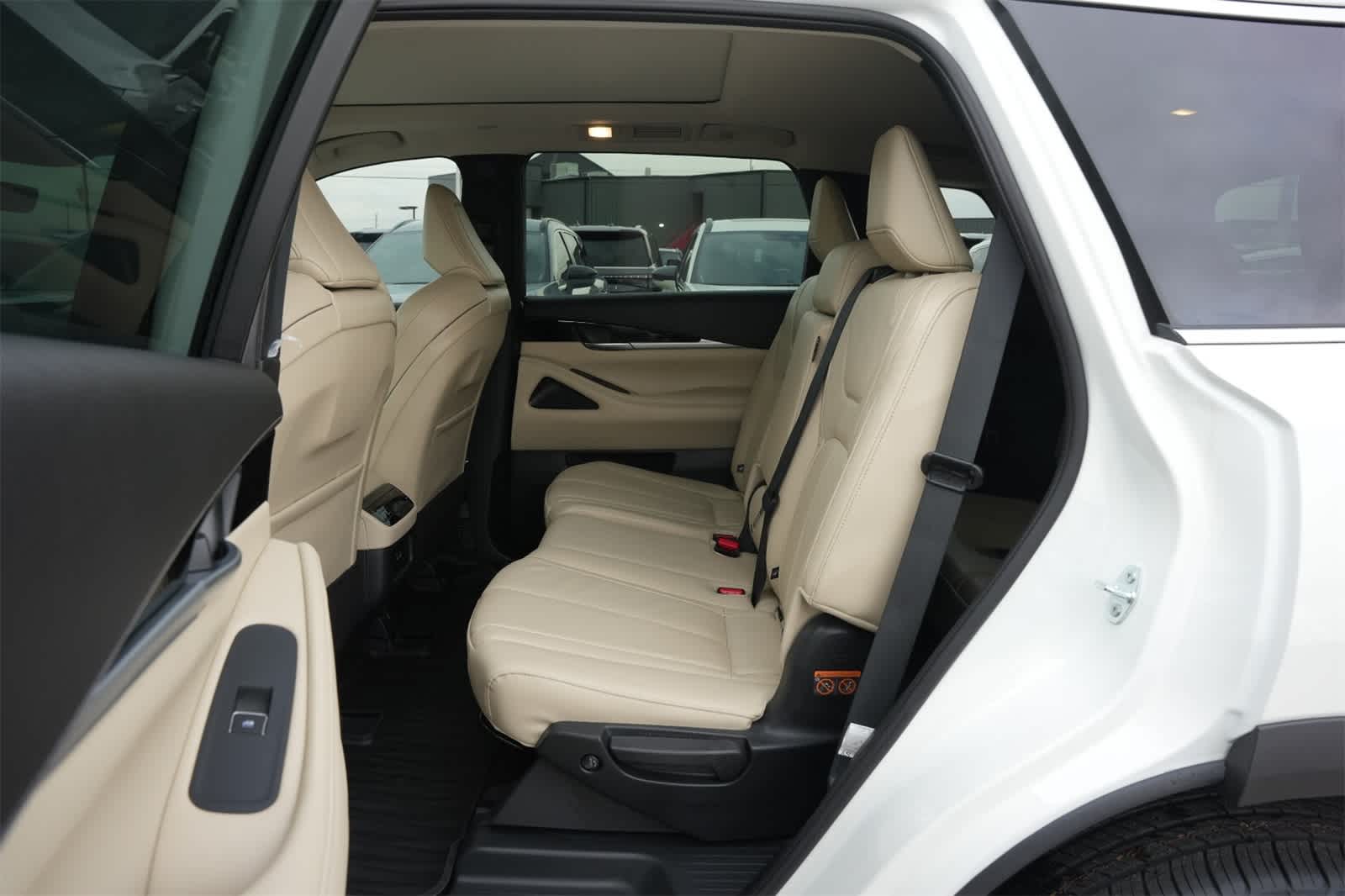 Thumbnail: 2025 INFINITI QX60 - 18