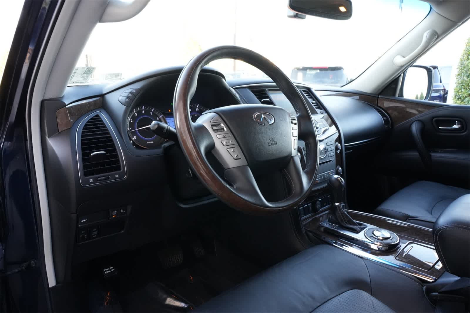 Thumbnail: 2017 INFINITI QX80 - 16