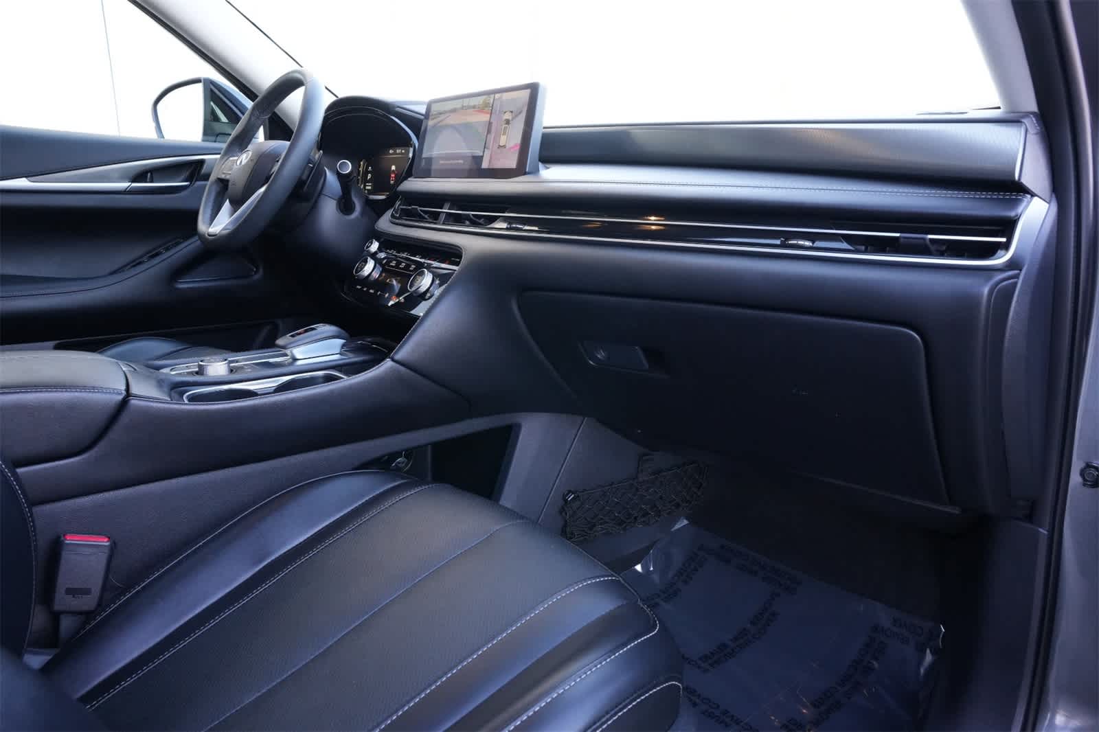 Thumbnail: 2023 INFINITI QX60 - 23