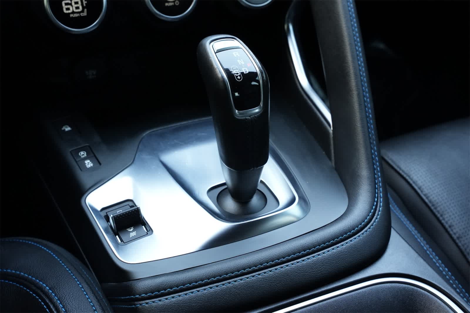 Thumbnail: 2019 Jaguar E-Pace - 15