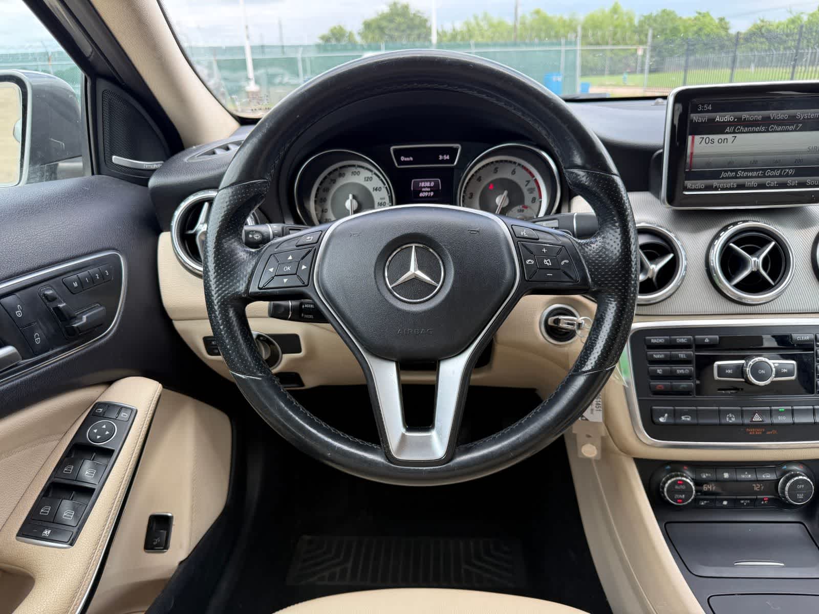 Thumbnail: 2015 Mercedes-Benz GLA - 9