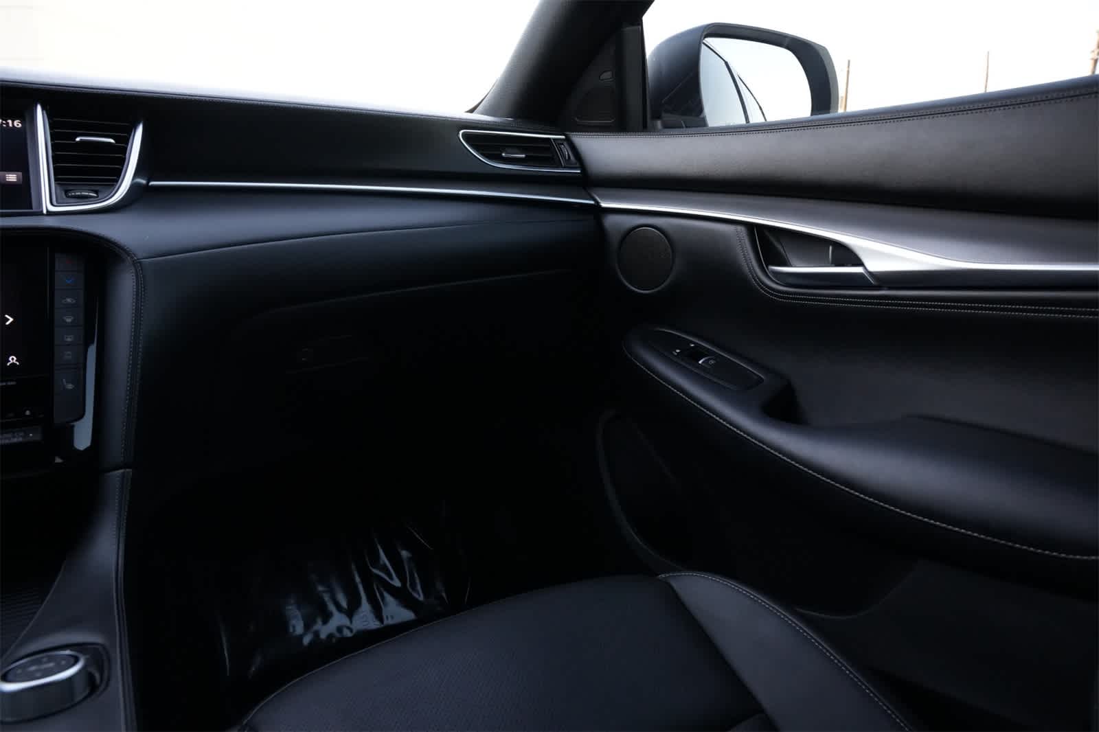 Thumbnail: 2023 INFINITI QX55 - 8