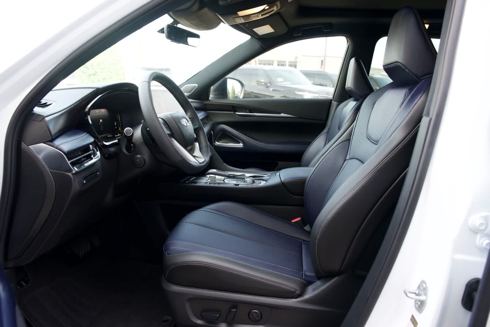 Thumbnail: 2026 INFINITI QX60 - 17