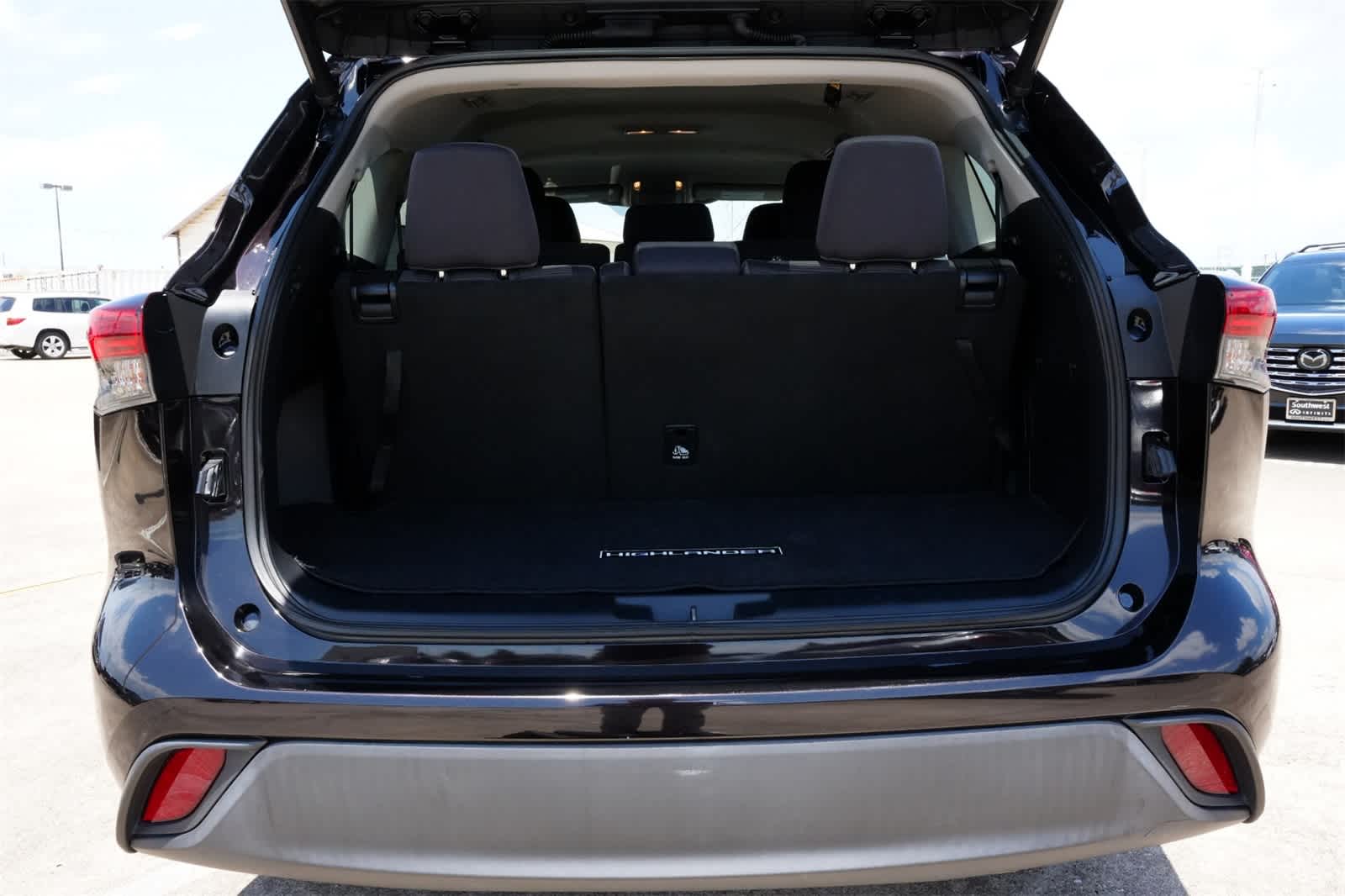 Thumbnail: 2020 Toyota Highlander - 21