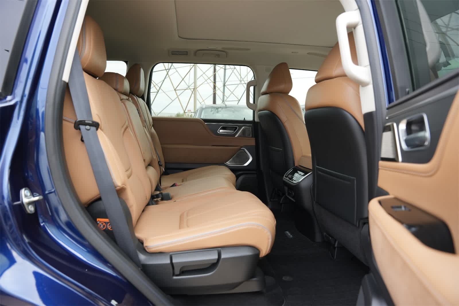 Thumbnail: 2025 INFINITI QX80 - 22