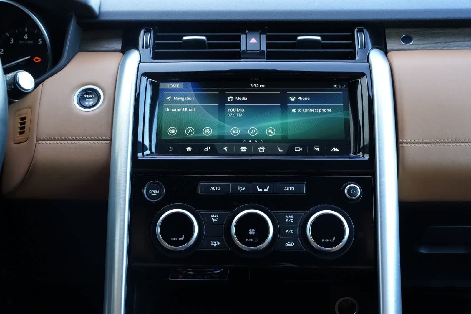 Thumbnail: 2017 Land Rover Discovery - 13