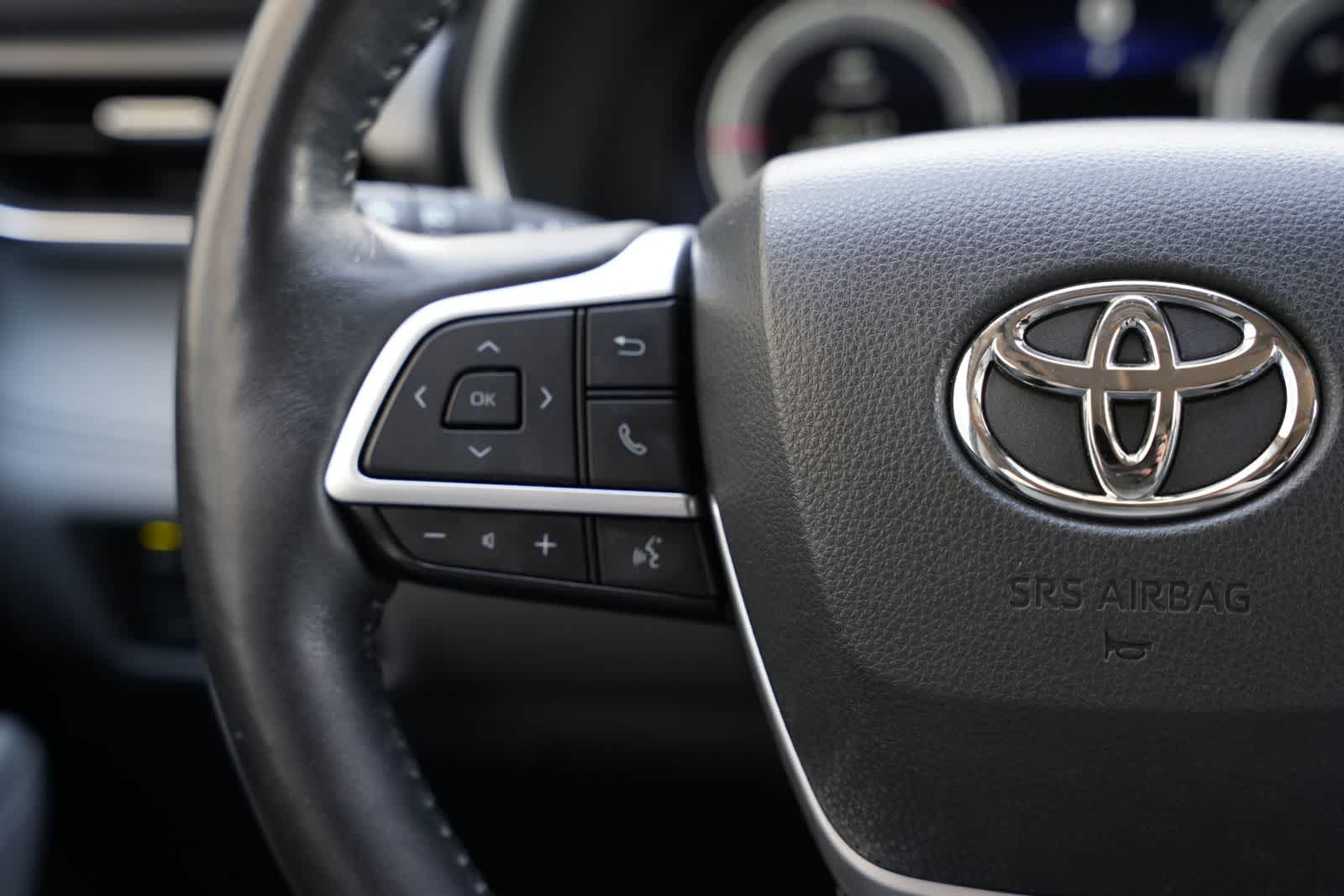 Thumbnail: 2023 Toyota Highlander - 10