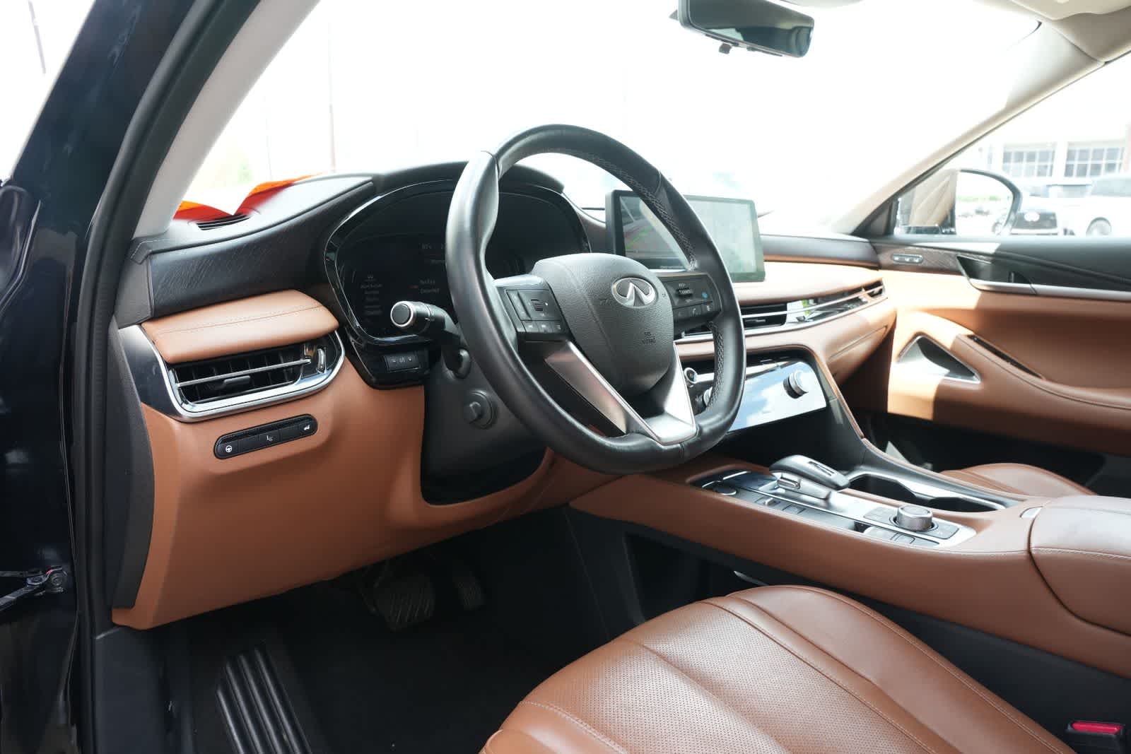 Thumbnail: 2023 INFINITI QX60 - 16