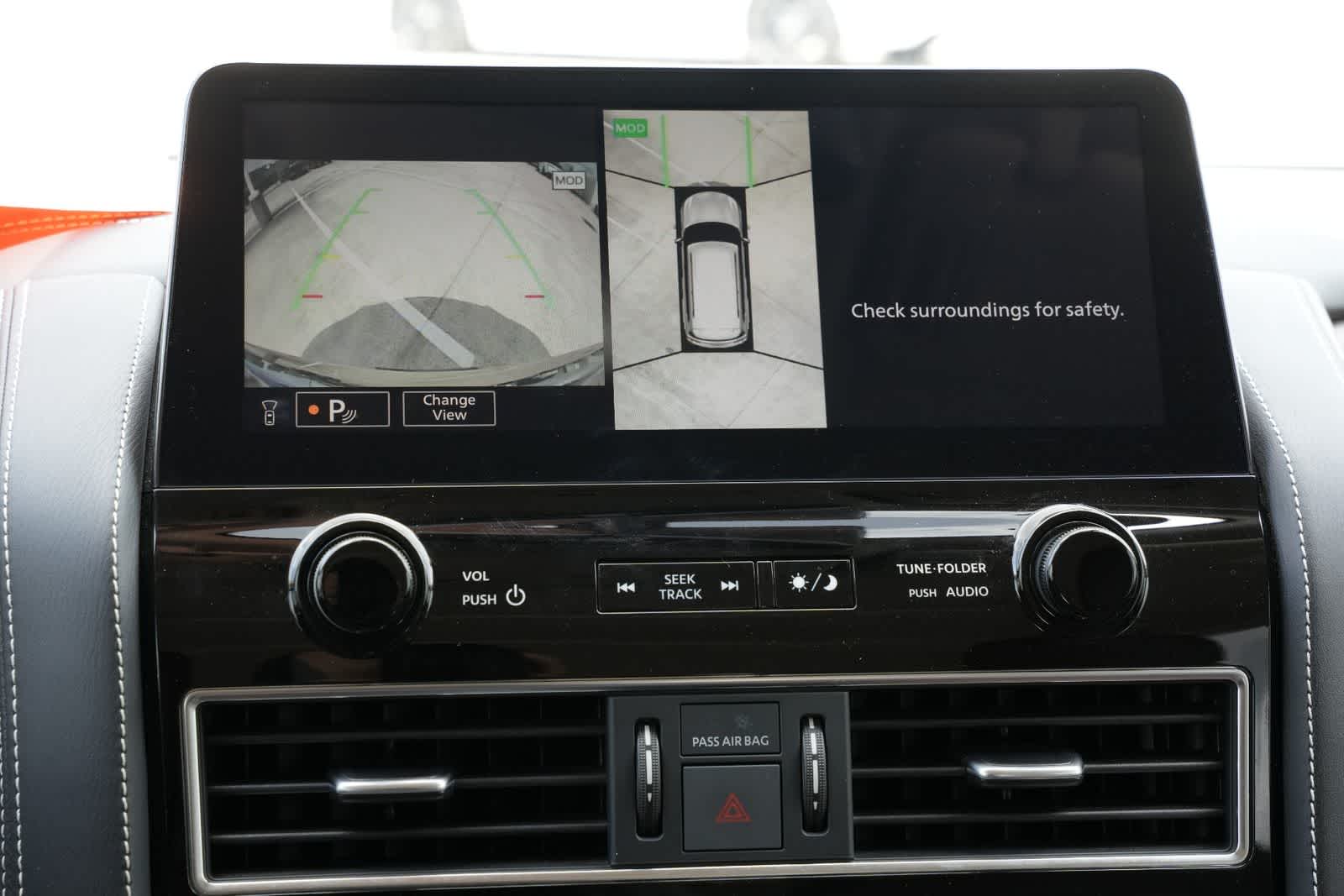 Thumbnail: 2024 INFINITI QX80 - 10