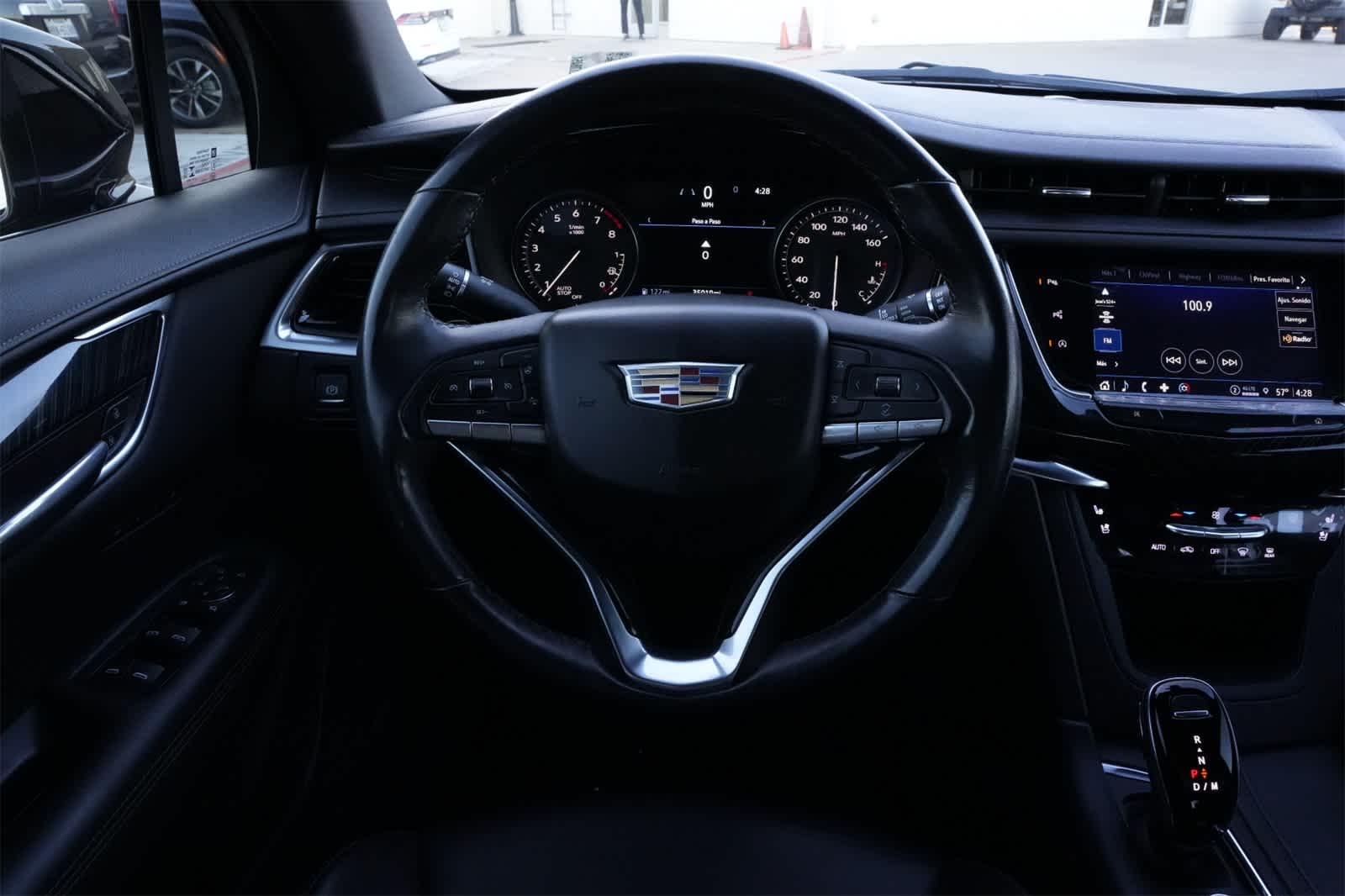 Thumbnail: 2022 Cadillac XT6 - 9