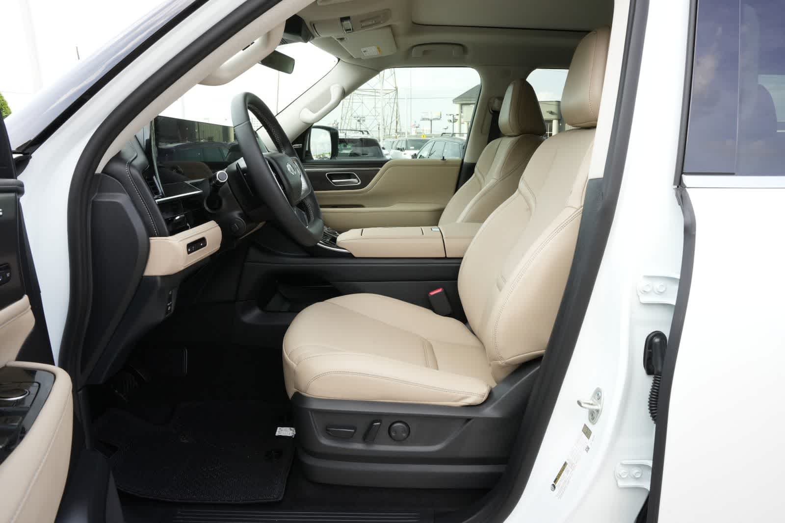 Thumbnail: 2026 INFINITI QX80 - 17