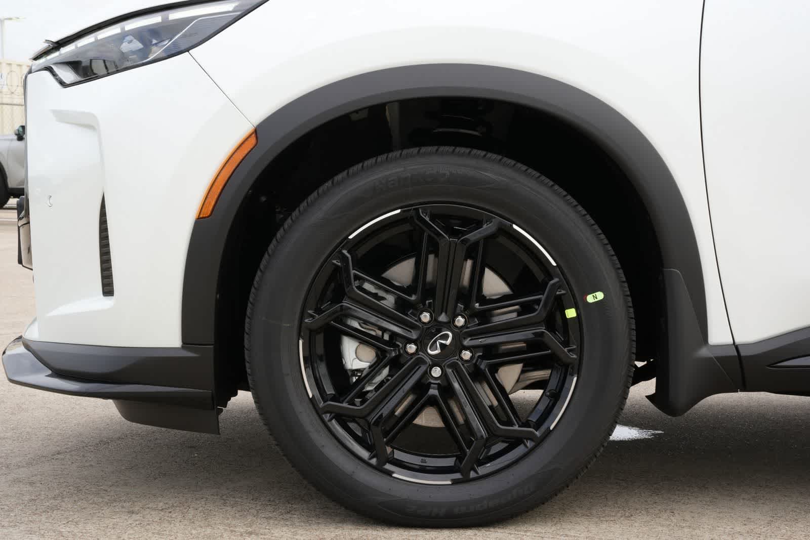 Thumbnail: 2026 INFINITI QX60 - 26