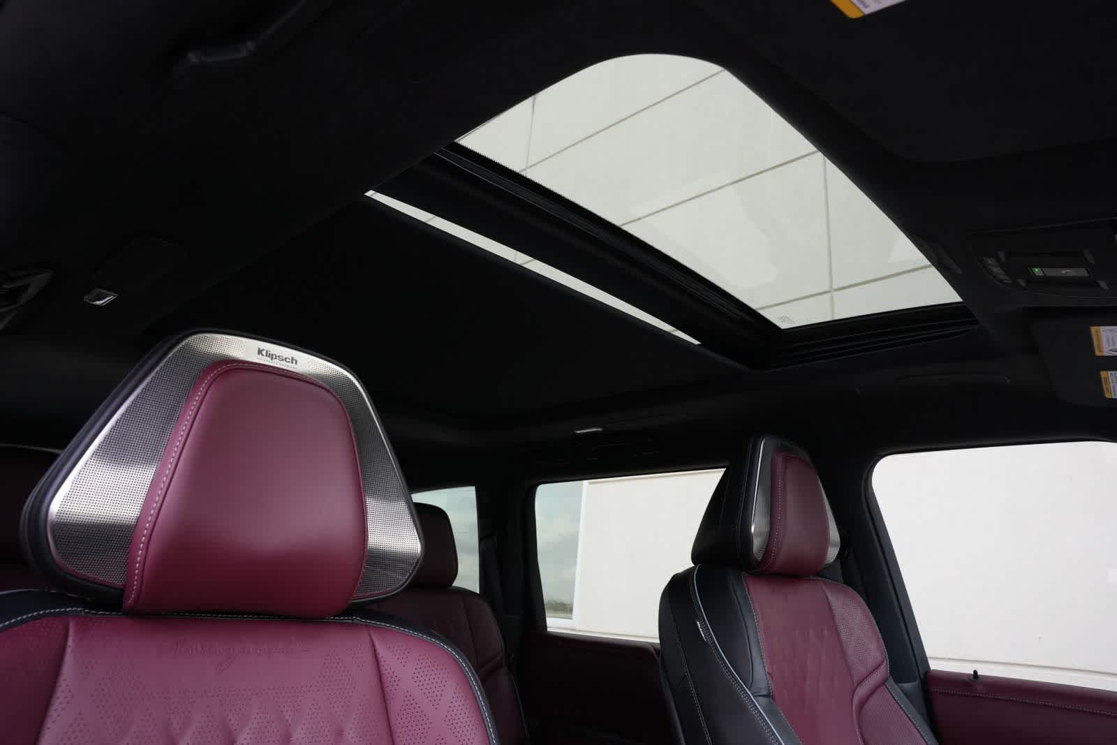 Thumbnail: 2026 INFINITI QX80 - 24