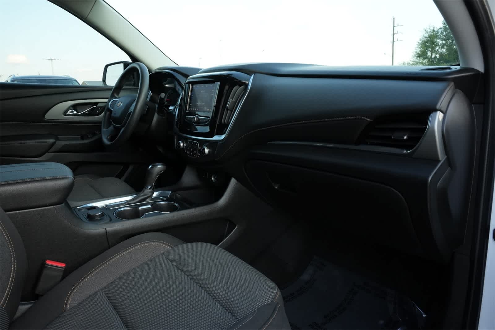 Thumbnail: 2020 Chevrolet Traverse - 23
